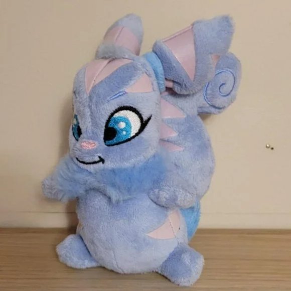 Striped Usul Plushie - Picture 1 of 2